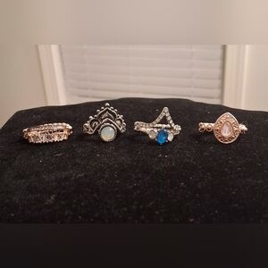 *NWOT* PAPARAZZI *CLEARANCE* Lot Of 4 Ring Bundle